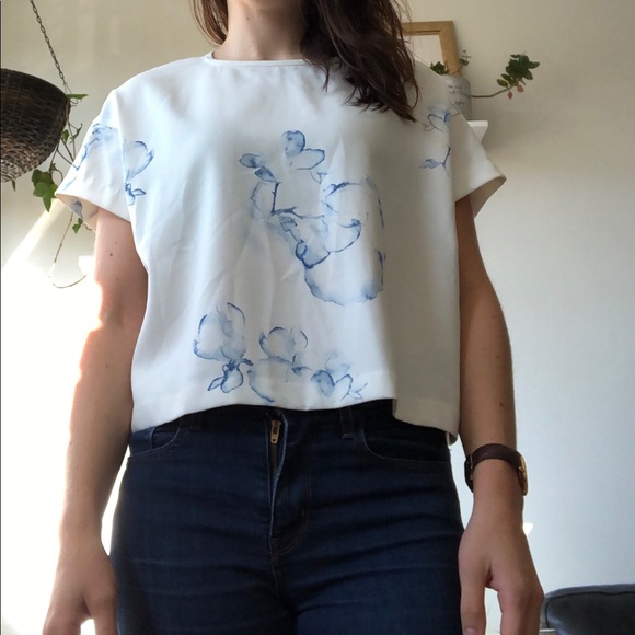 OAK + FORT Tops - Chic White crop top with watercolour